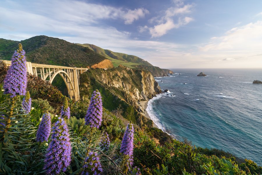 Bixby Bridge and Pacific Ocean coastline in Big Sur in California.
